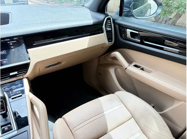 Car image 31