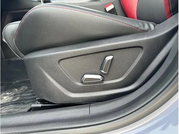 Car image 22