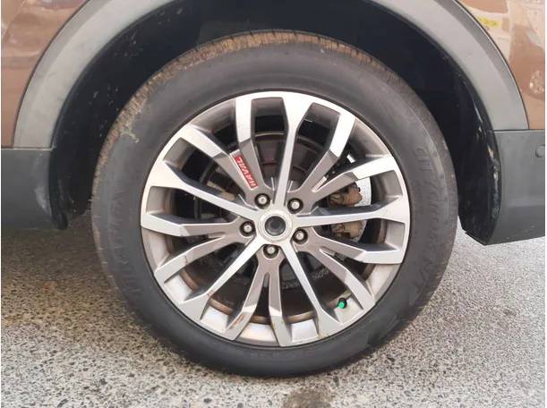 Car image 9
