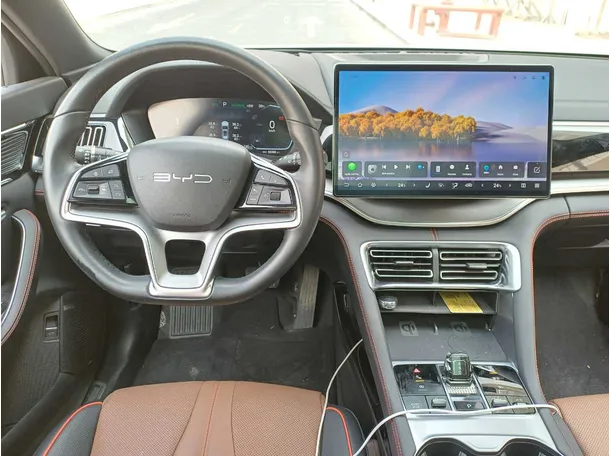 Car image 15