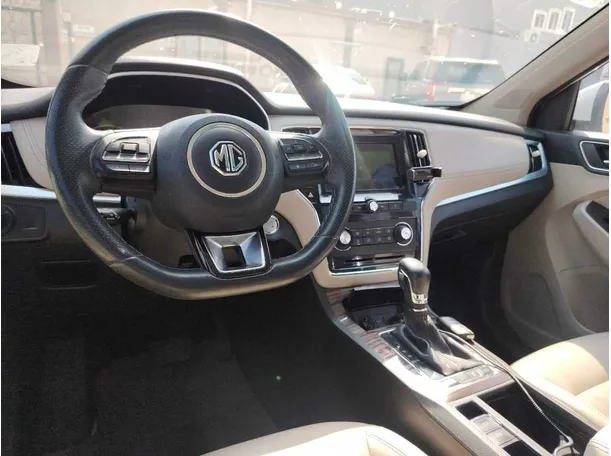 Car image 27