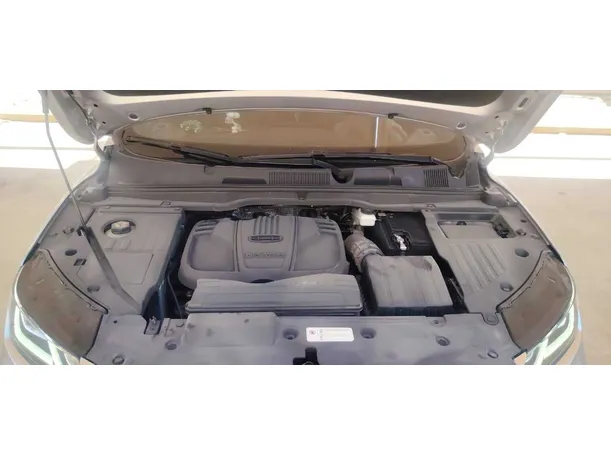 Car image 32