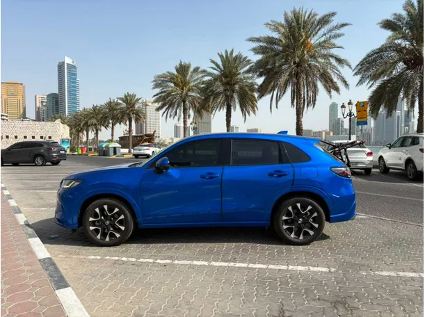 Car image 8