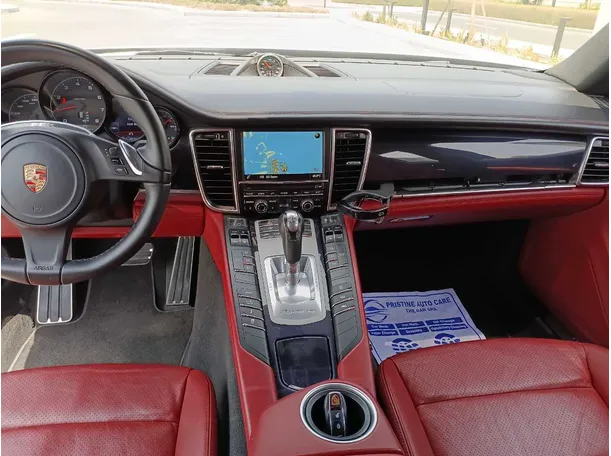Car image 16
