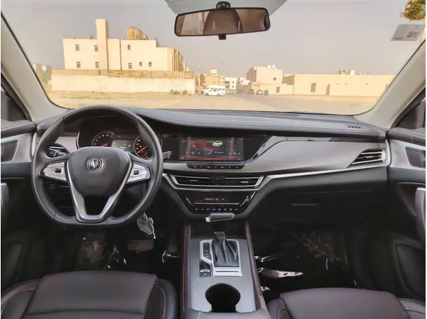 Car image 16