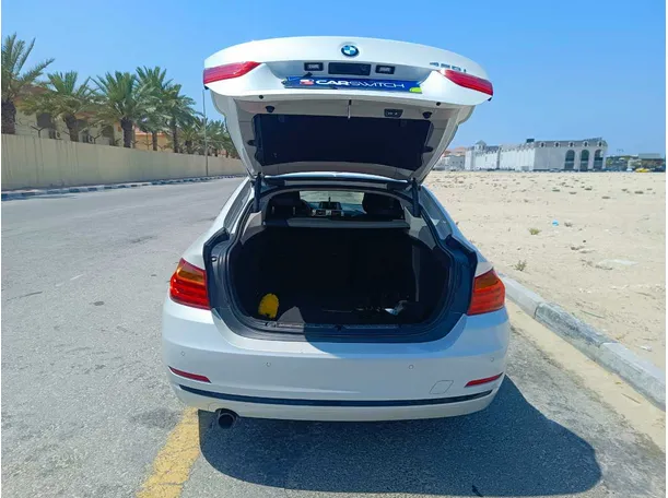 Car image 27