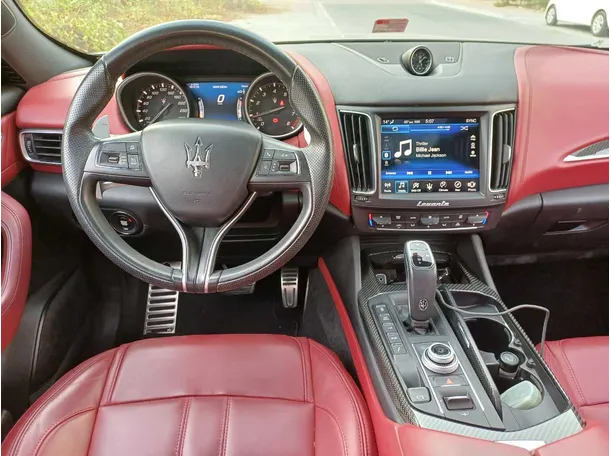 Car image 16