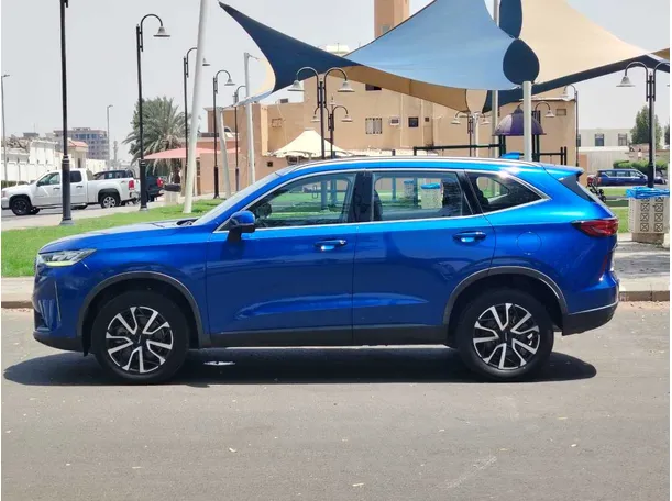 Car image 8