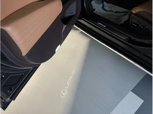 Car image 23