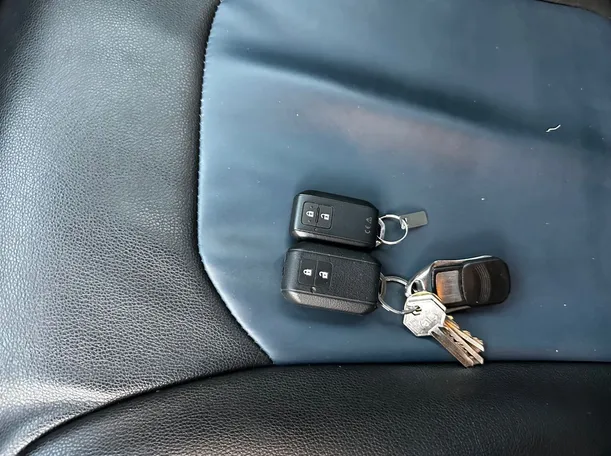 Car image 28