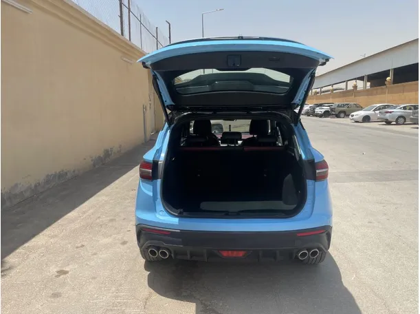 Car image 19