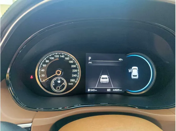 Car image 30