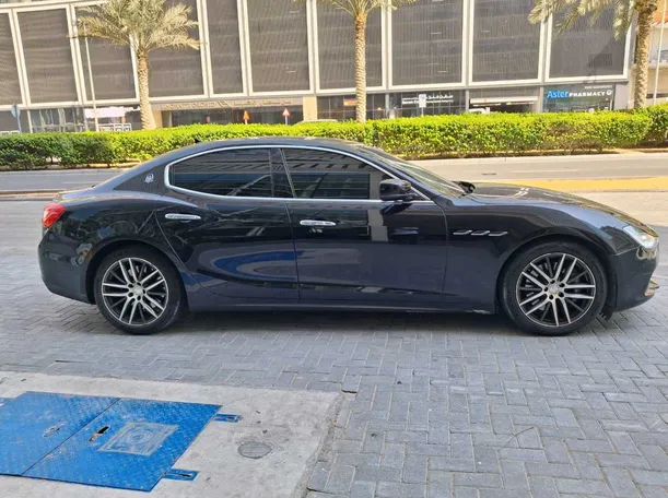 Car image 8