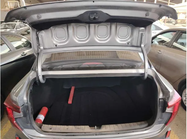 Car image 25