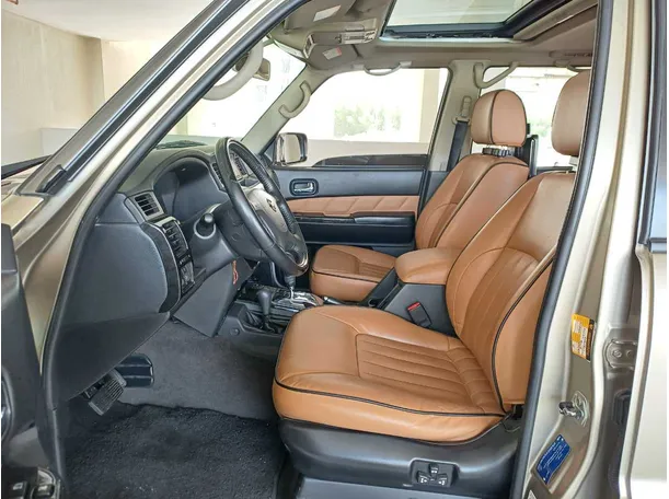 Car image 12