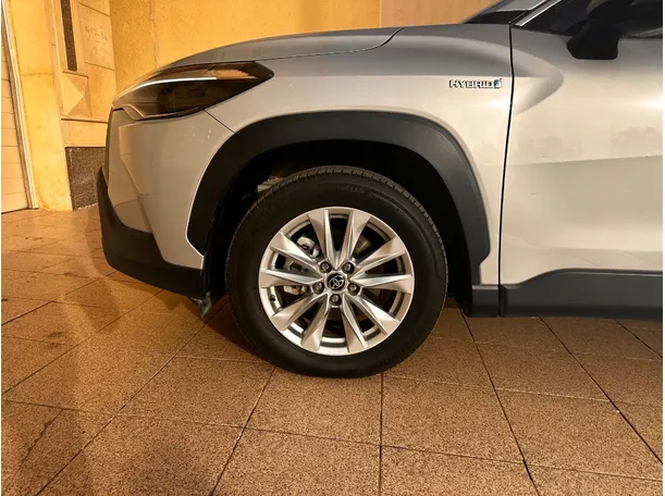 Car image 9