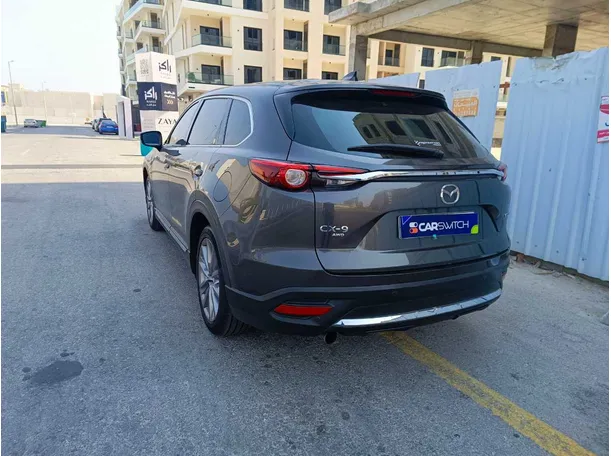 Car image 9