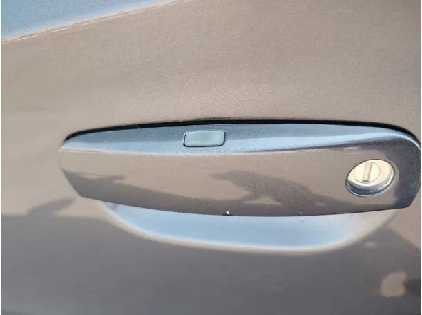 Car image 28