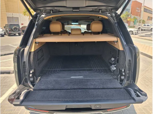 Car image 19