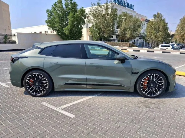 Car image 8