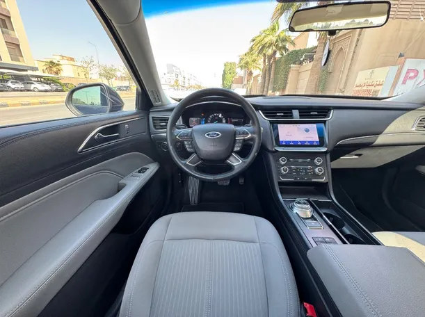 Car image 16