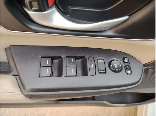 Car image 43
