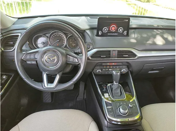 Car image 18