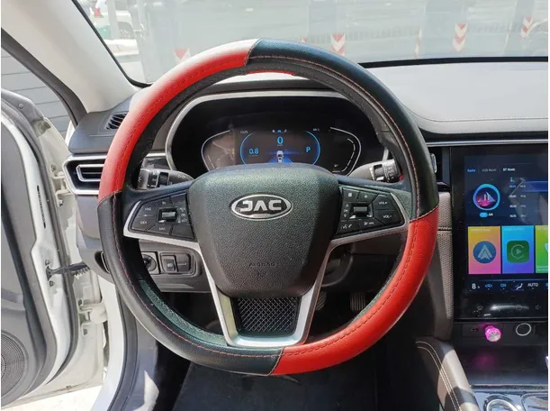 Car image 17