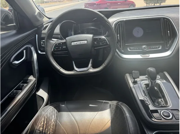 Car image 17