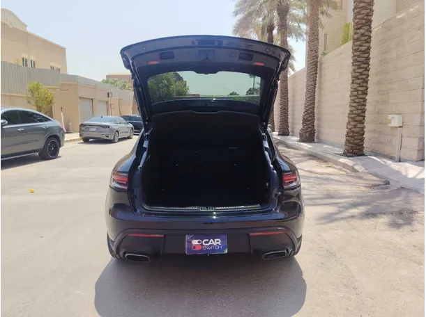 Car image 24