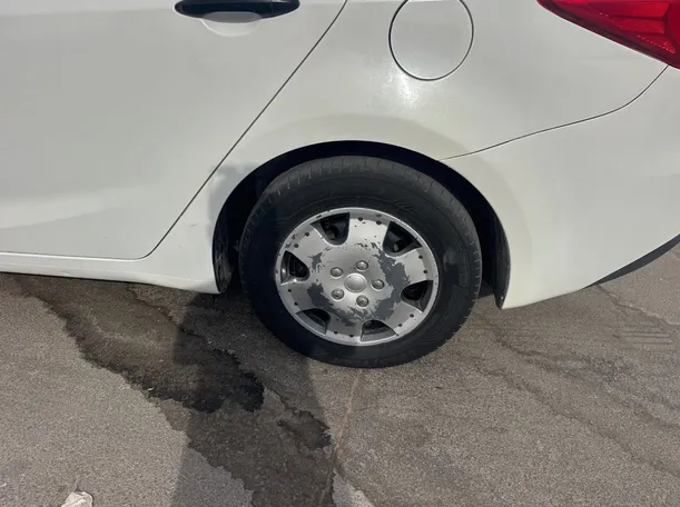 Car image 9