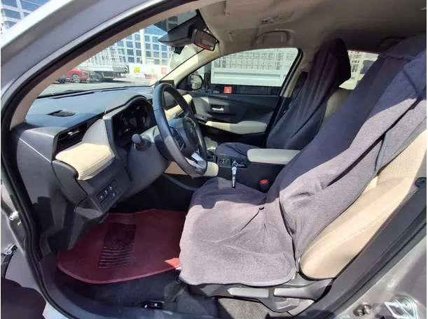 Car image 11