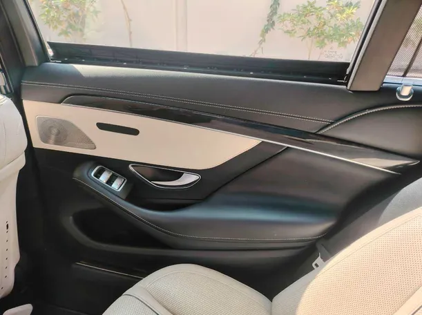 Car image 42