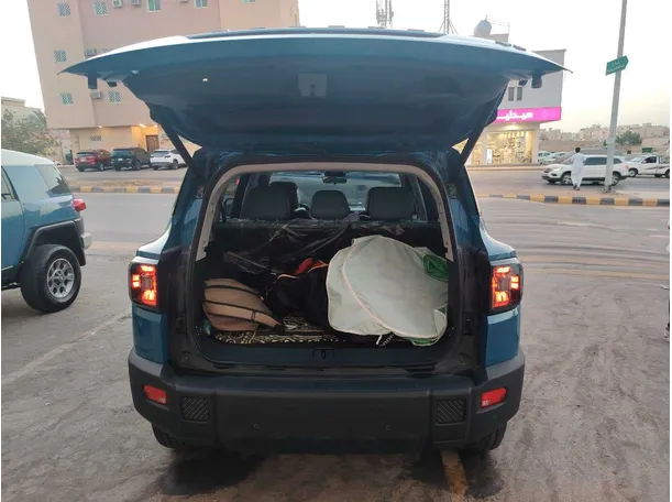 Car image 25