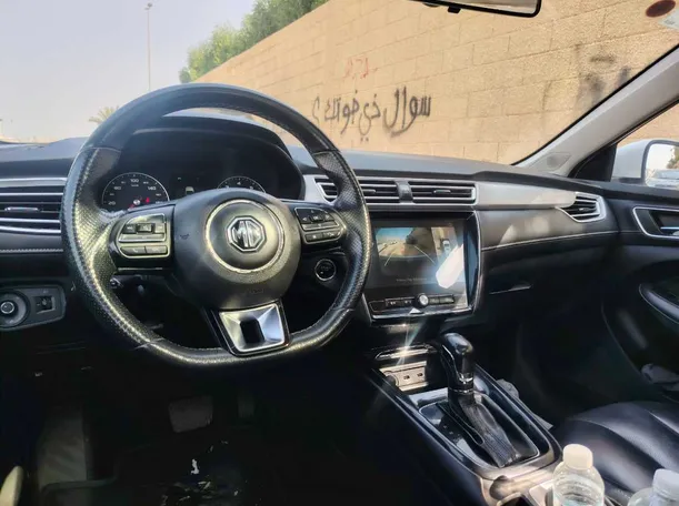 Car image 28