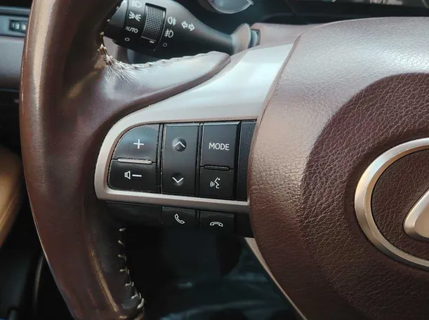 Car image 27