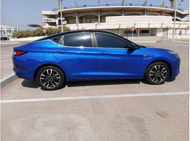 Car image 8