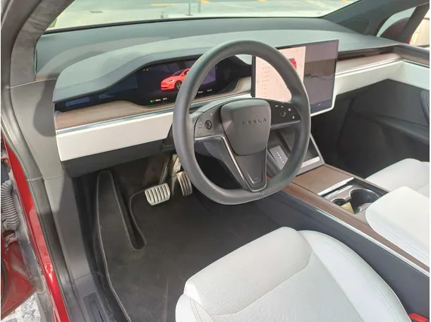 Car image 11