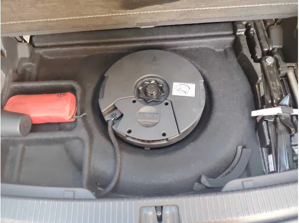 Car image 34