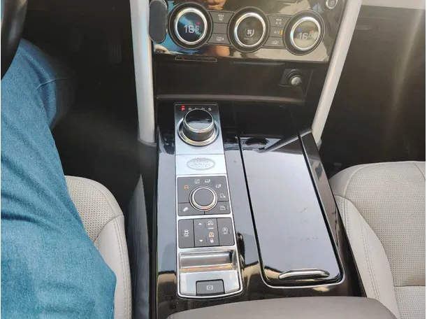 Car image 23