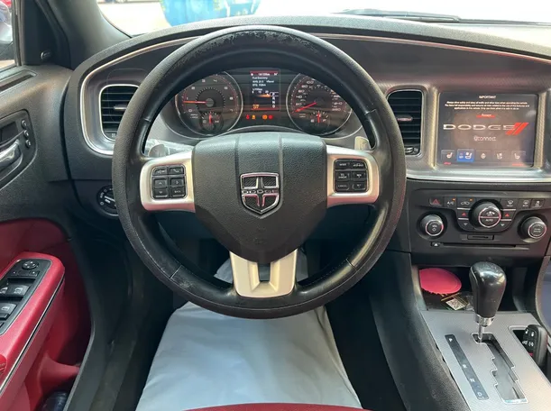 Car image 18