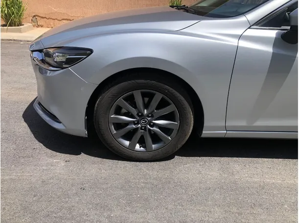 Car image 9