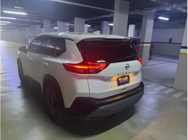 Car image 7