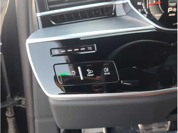 Car image 28
