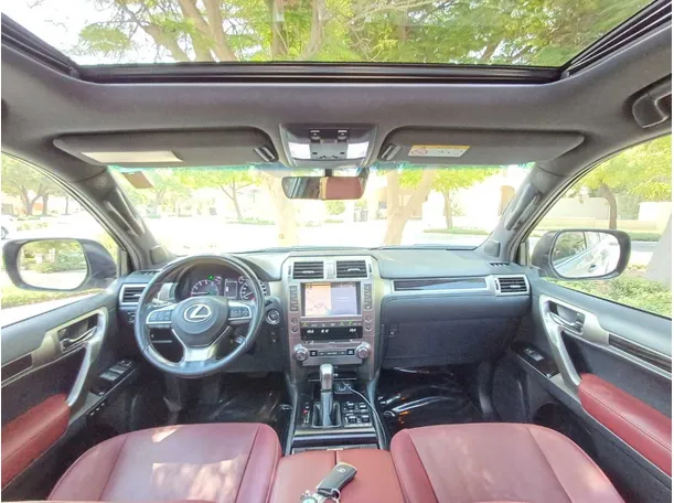 Car image 19