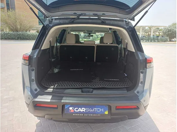 Car image 19