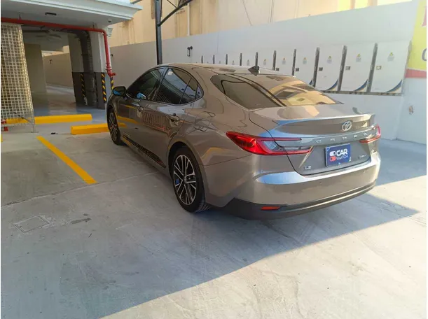 Car image 9