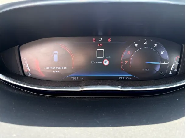 Car image 23