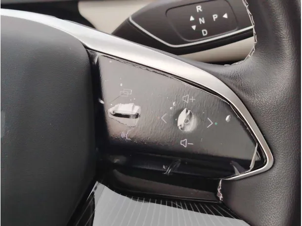 Car image 26