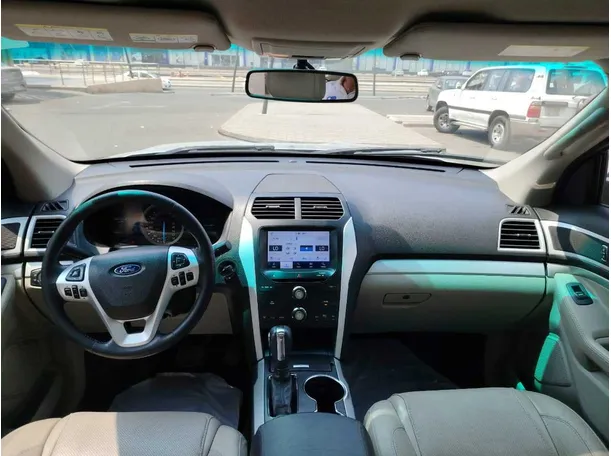Car image 25